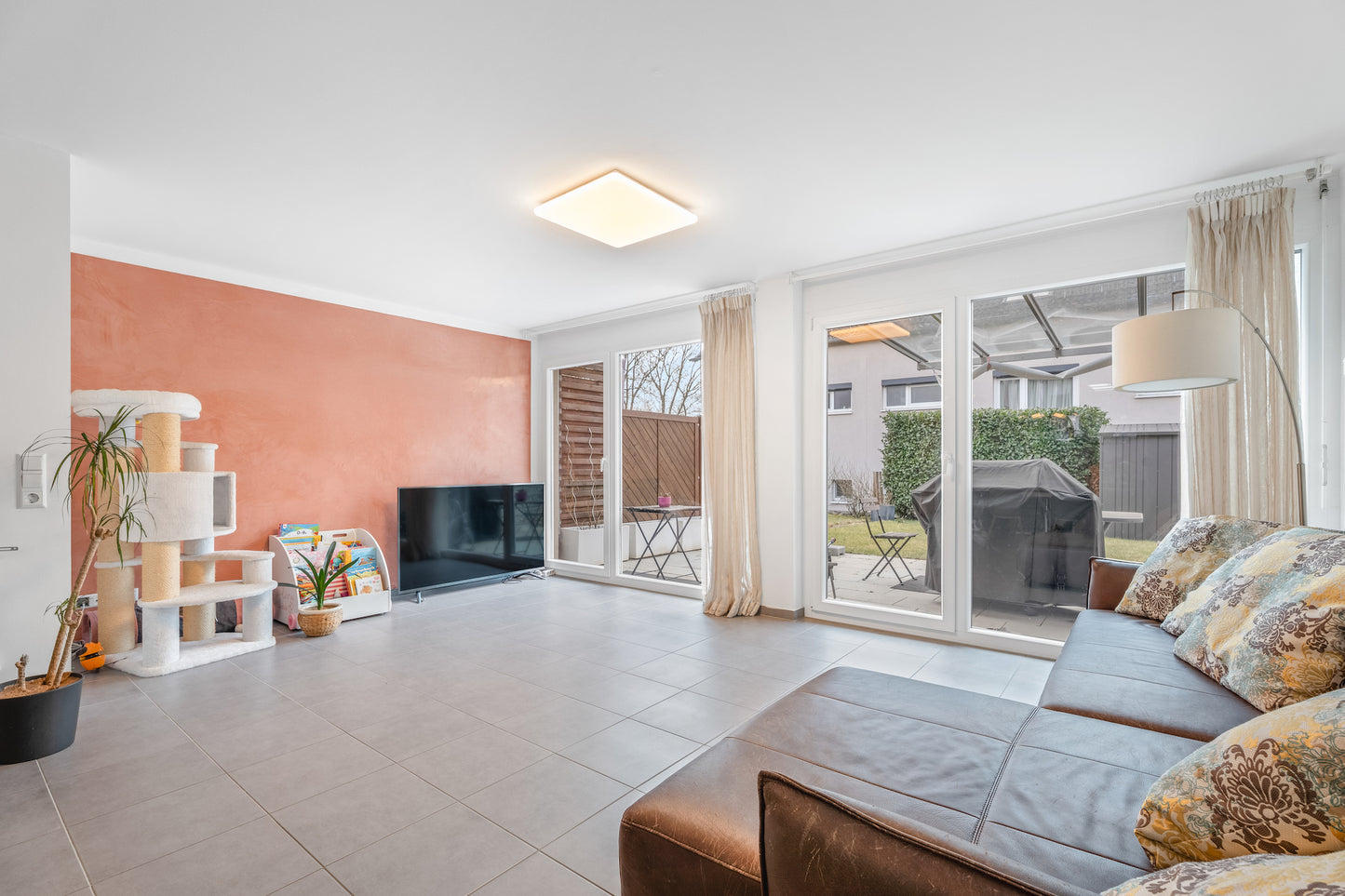 ERFOLGREICH VERMITTELT - Modernes Reihenmittelhaus mit Garten in Stuttgart-Stammheim