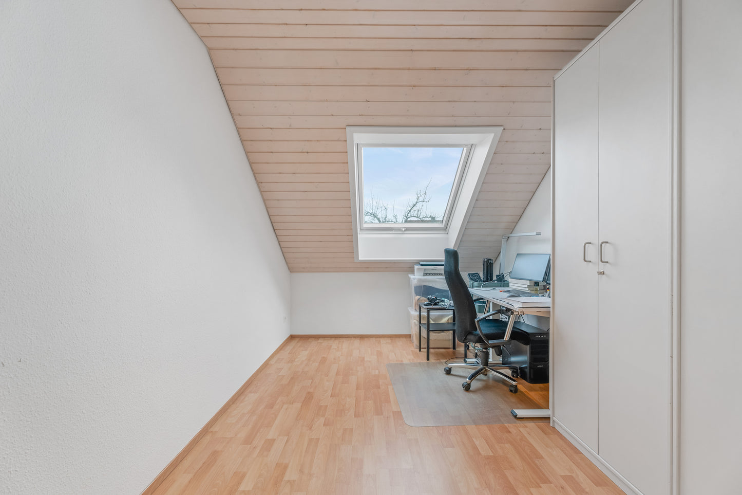 ERFOLGREICH VERMITTELT - Modernes Reihenmittelhaus mit Garten in Stuttgart-Stammheim