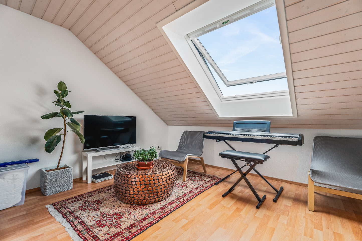 ERFOLGREICH VERMITTELT - Modernes Reihenmittelhaus mit Garten in Stuttgart-Stammheim
