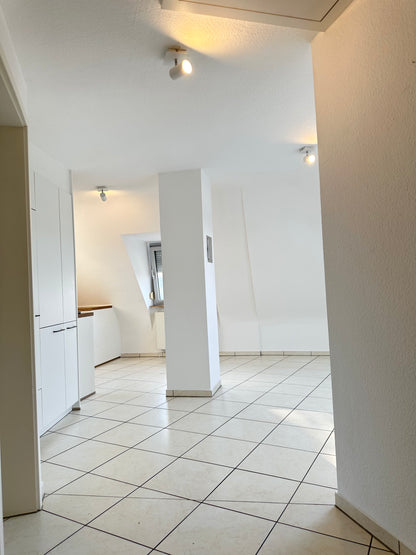 ERFOLGREICH VERMIETET - Dachgeschosswohnung mit Traumblick – Stuttgart-Ost
