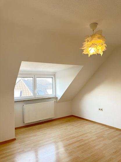 ERFOLGREICH VERMIETET - Dachgeschosswohnung mit Traumblick – Stuttgart-Ost